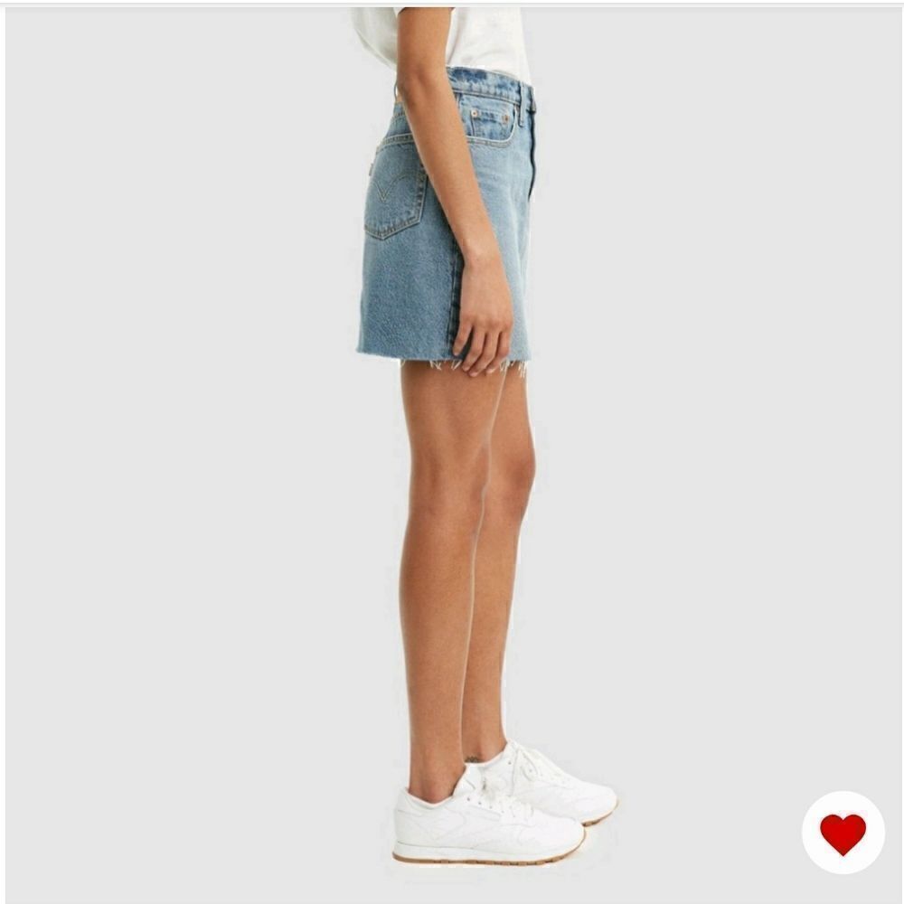 Levi's Women high-rise iconic mini jeans skirt. - Picture 2 of 9